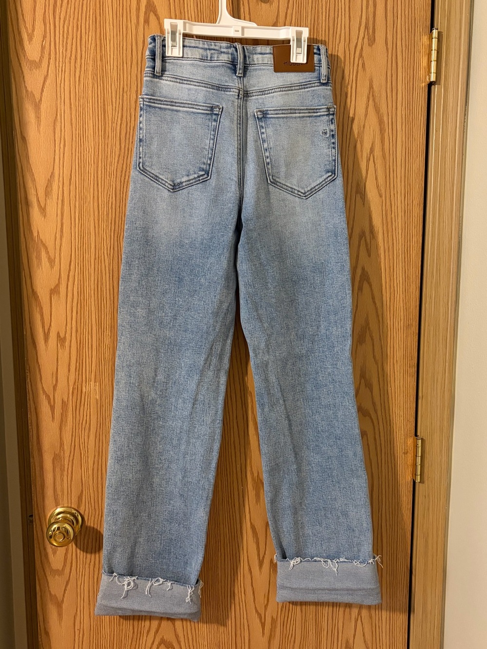 Hidden Classic Light Wash Straight-Leg Jeans
